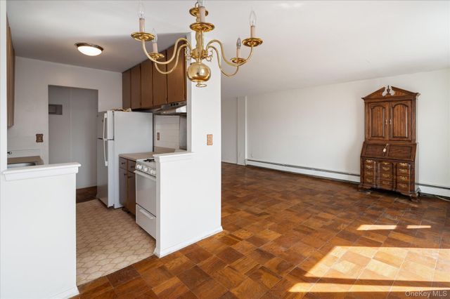 25 Stewart Place 716, Mount Kisco, NY 10549