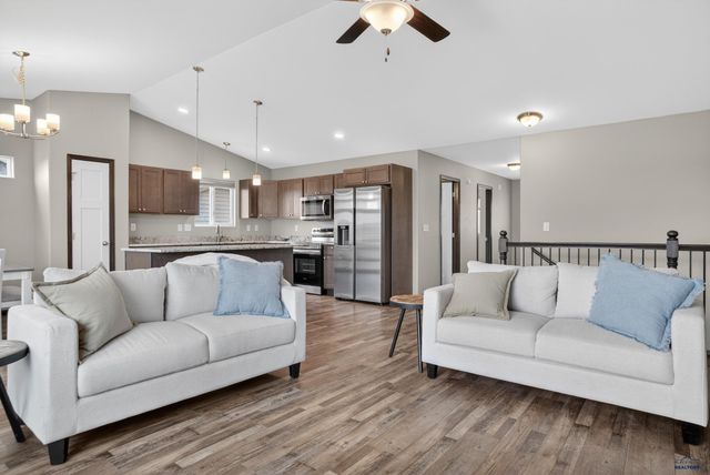 3014 JESSUP LN, Rapid City, SD 57703