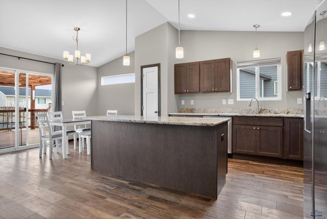 3014 JESSUP LN, Rapid City, SD 57703