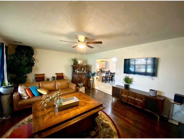 514 NE 4th Street, Grand Prairie, TX 75050