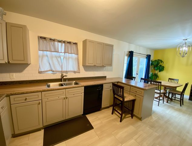 514 NE 4th Street, Grand Prairie, TX 75050
