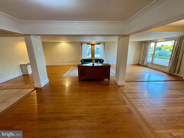 4517 ROUTE 130 S, Burlington, NJ 08016