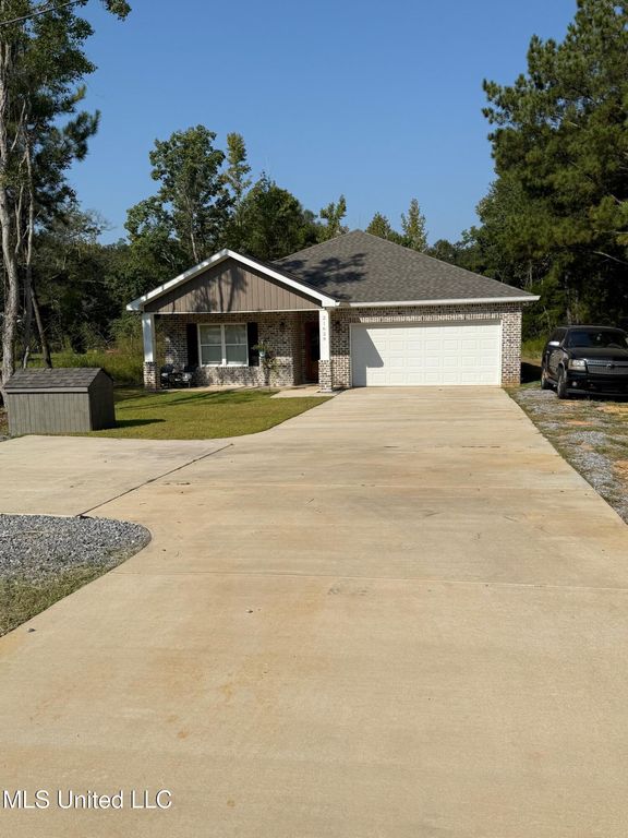 21629 Highway 63, Moss Point, MS 39562