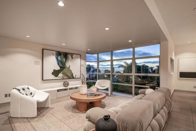 2144 Cordero Rd, Del Mar, CA 92014