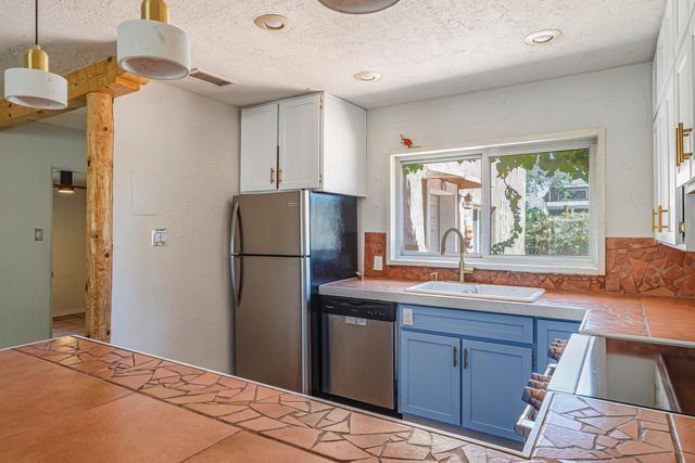 3915 Smith Avenue SE, Albuquerque, NM 87108