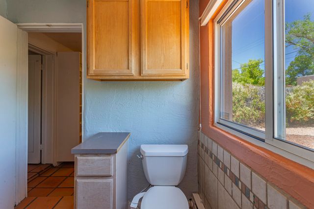 3915 Smith Avenue SE, Albuquerque, NM 87108