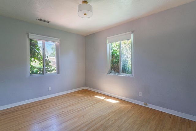3915 Smith Avenue SE, Albuquerque, NM 87108