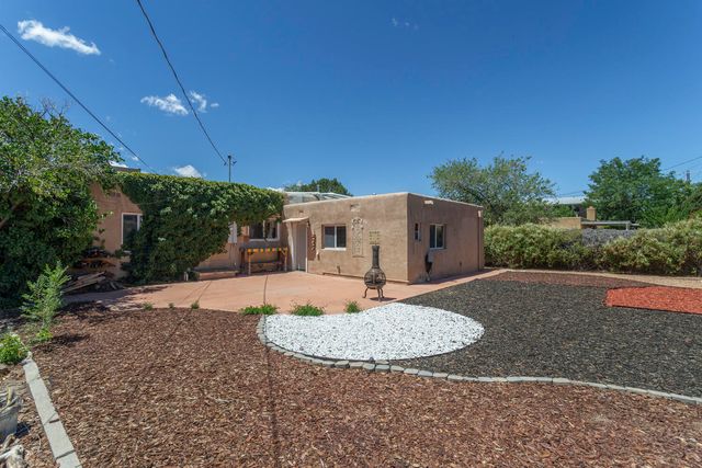 3915 Smith Avenue SE, Albuquerque, NM 87108