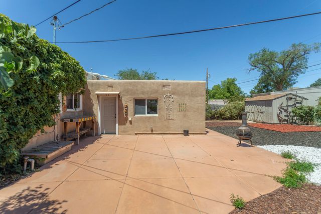 3915 Smith Avenue SE, Albuquerque, NM 87108