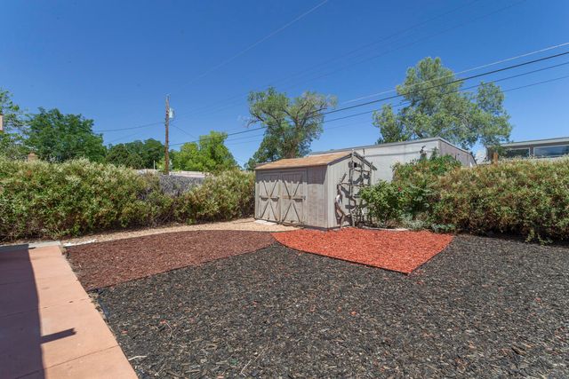 3915 Smith Avenue SE, Albuquerque, NM 87108