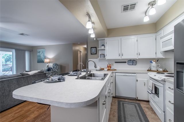 3201 Azores Dr, Corpus Christi, TX 78418