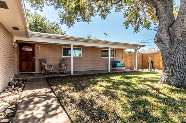 3201 Azores Dr, Corpus Christi, TX 78418