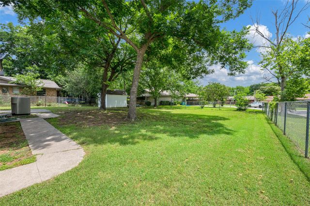 506 Melody Lane, Gainesville, TX 76240