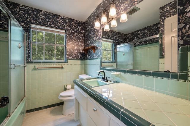 506 Melody Lane, Gainesville, TX 76240