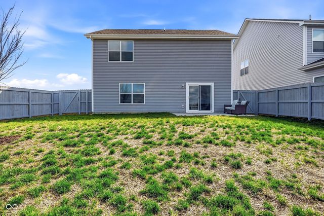 250 Evening Bay Court, Pendleton, IN 46064