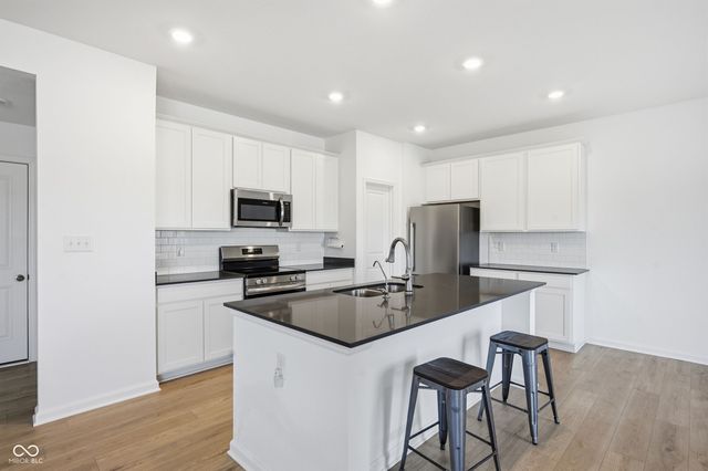 250 Evening Bay Court, Pendleton, IN 46064