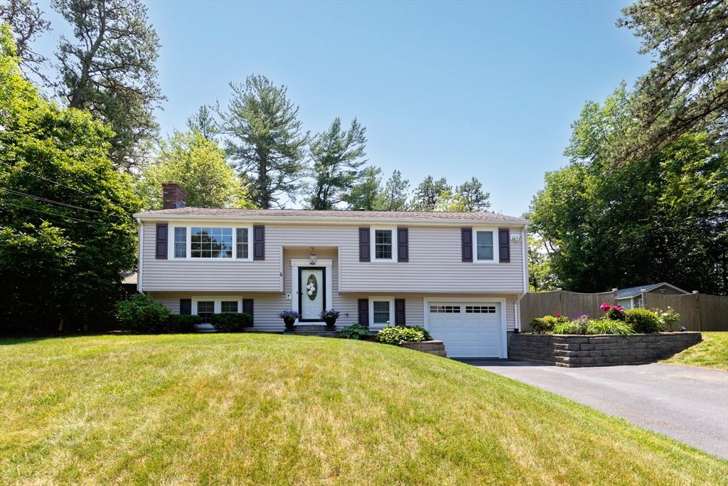 4 Jester Way, Plymouth, MA 02360
