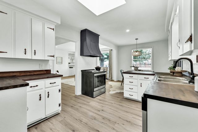 15 Bond St, Clarksville, TN 37040