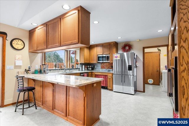 3310 NW Crocker Ln, Albany, OR 97321