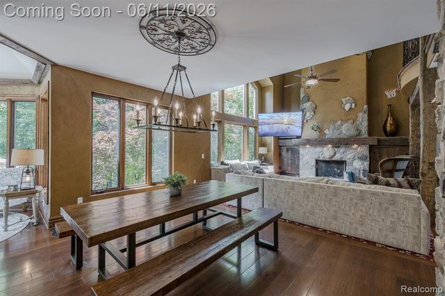 6265 Crest Forest Court, Clarkston, MI 48348