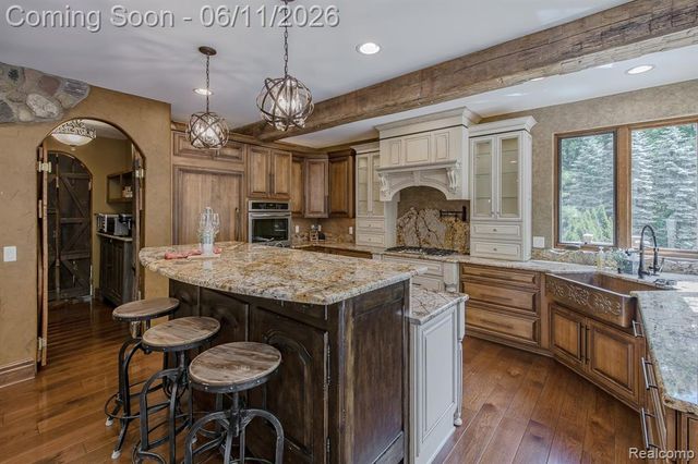 6265 Crest Forest Court, Clarkston, MI 48348