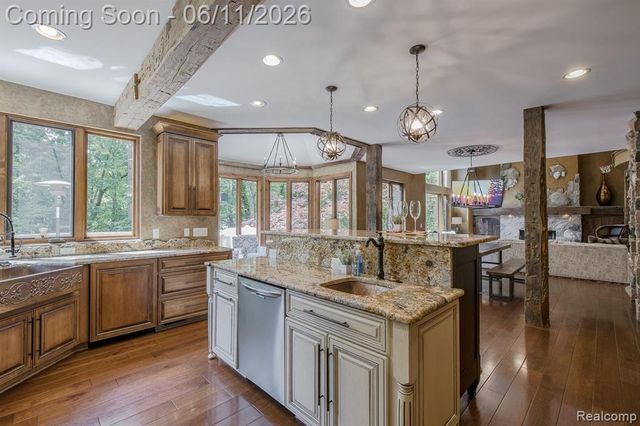 6265 Crest Forest Court, Clarkston, MI 48348