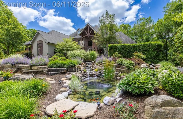 6265 Crest Forest Court, Clarkston, MI 48348