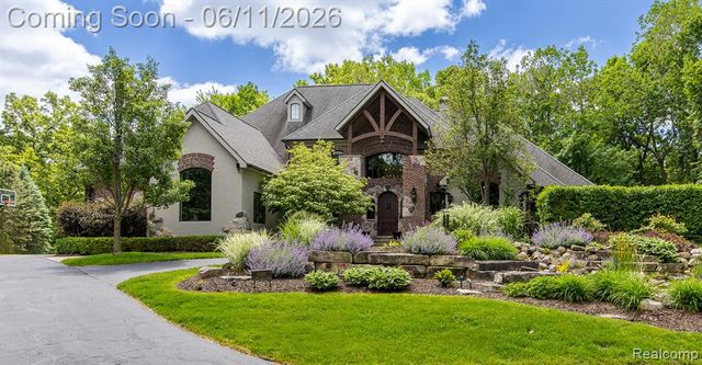 6265 Crest Forest Court, Clarkston, MI 48348