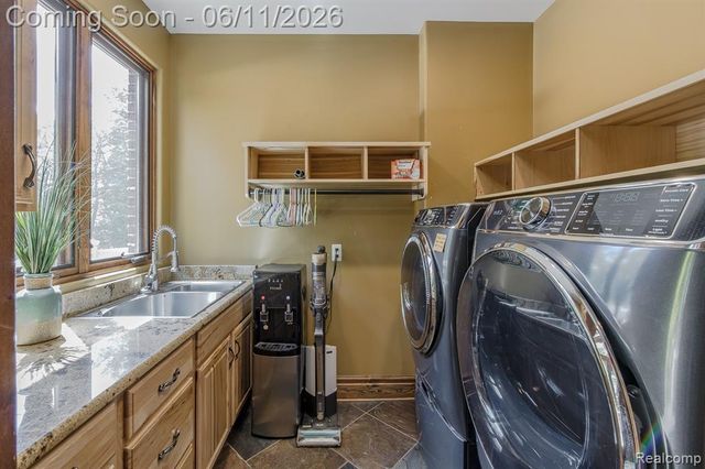 6265 Crest Forest Court, Clarkston, MI 48348