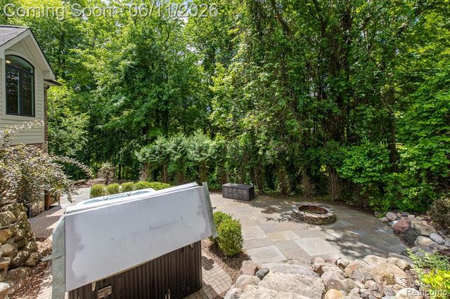 6265 Crest Forest Court, Clarkston, MI 48348