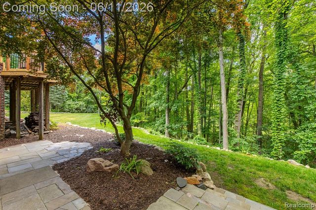 6265 Crest Forest Court, Clarkston, MI 48348