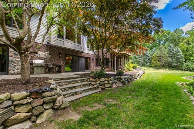 6265 Crest Forest Court, Clarkston, MI 48348