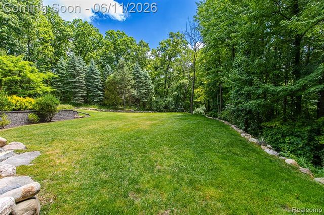 6265 Crest Forest Court, Clarkston, MI 48348