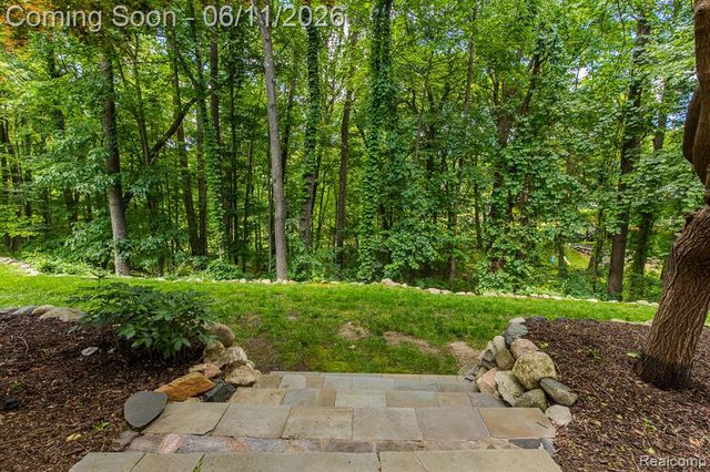 6265 Crest Forest Court, Clarkston, MI 48348