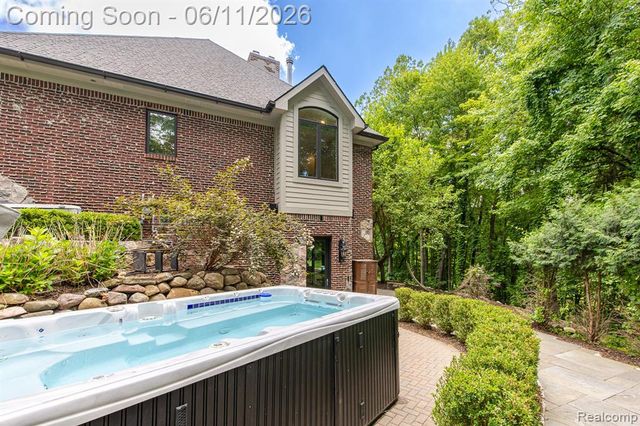 6265 Crest Forest Court, Clarkston, MI 48348
