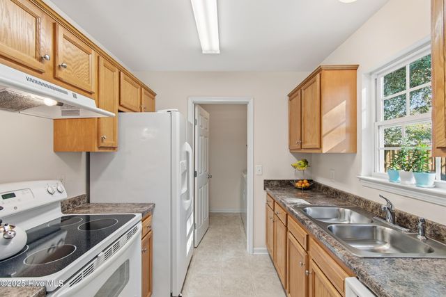 928 Bobby Brown Circle, Leland, NC 28451