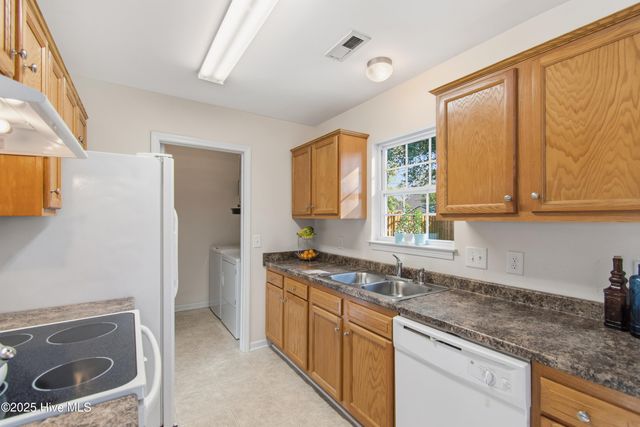 928 Bobby Brown Circle, Leland, NC 28451