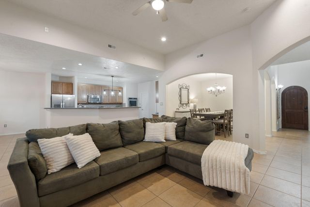 1909 Caramesa Drive SE, Rio Rancho, NM 87124
