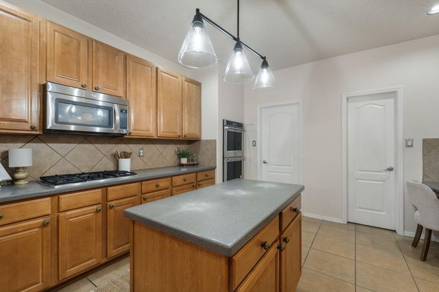 1909 Caramesa Drive SE, Rio Rancho, NM 87124