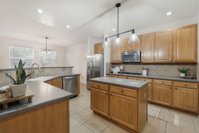 1909 Caramesa Drive SE, Rio Rancho, NM 87124
