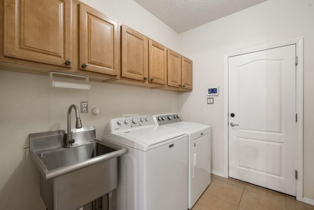 1909 Caramesa Drive SE, Rio Rancho, NM 87124