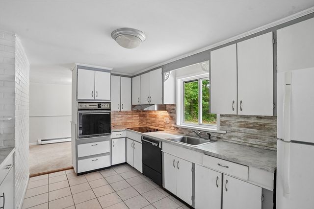 237 Hovenden Ave, Brockton, MA 02302