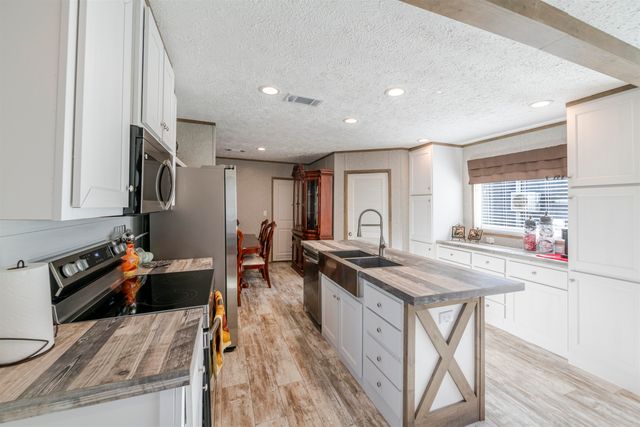 1240 Coteau Rd, Houma, LA 70364