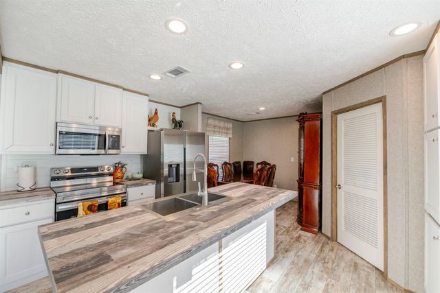 1240 Coteau Rd, Houma, LA 70364