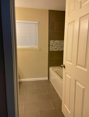 24474 Country Club Drive, Huntsville, TX 77320