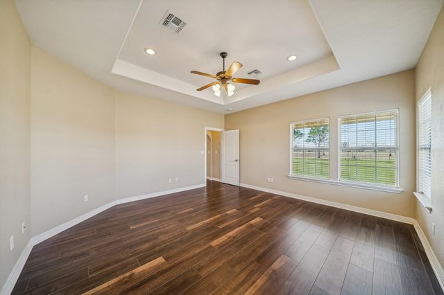 101 County Road 397, Bay City, TX 77414