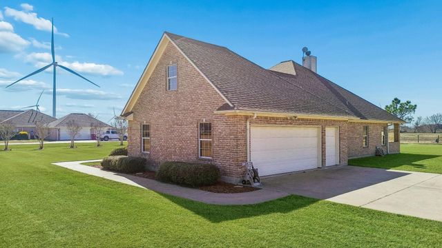 101 County Road 397, Bay City, TX 77414