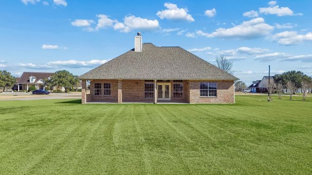 101 County Road 397, Bay City, TX 77414