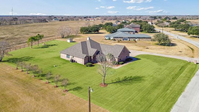 101 County Road 397, Bay City, TX 77414