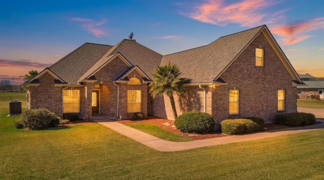 101 County Road 397, Bay City, TX 77414